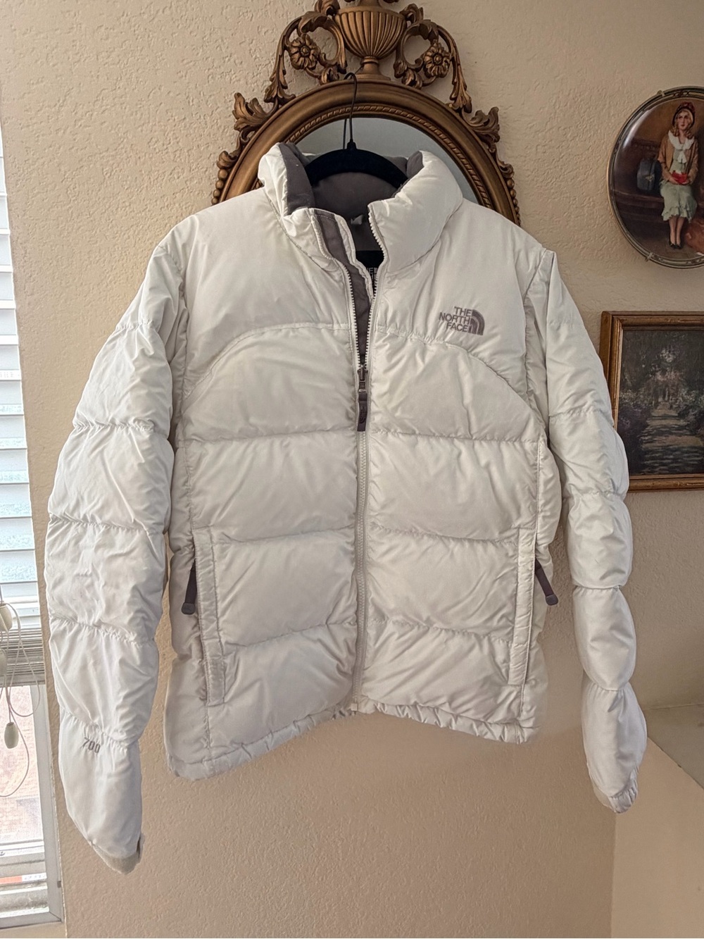 The North Face Women's Off-White Insulated Puffer Jacket